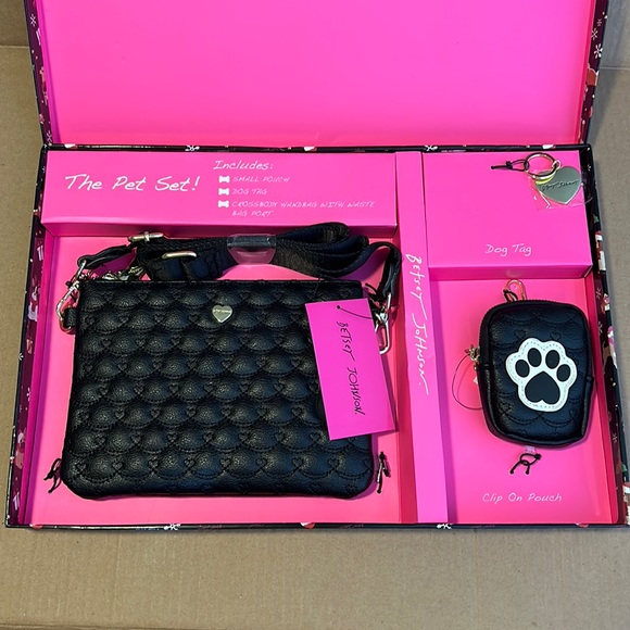 Betsey Johnson “The Pet Set” Black Crossbody Bag, Dog Tag & Keychain Pouch - Picture 1 of 16